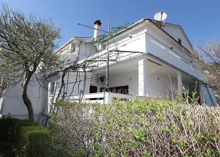 Lucky A2 In A Quiet Location