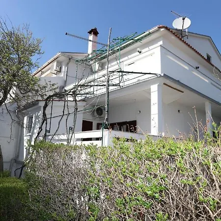 Lucky A2 In A Quiet Location